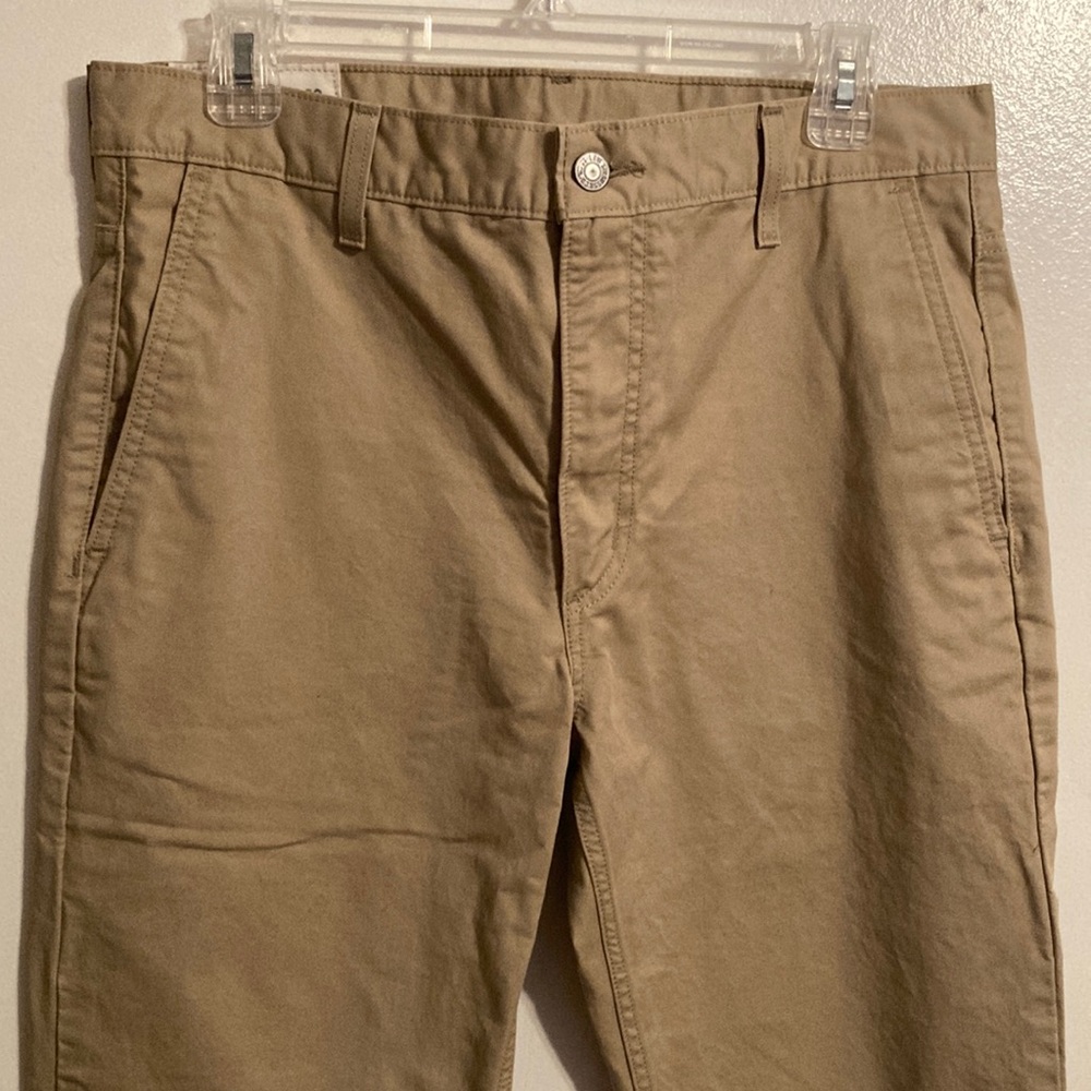 🤎 Levi’s Men’s Straight Leg Khaki Colored Denim Pants (33x32)